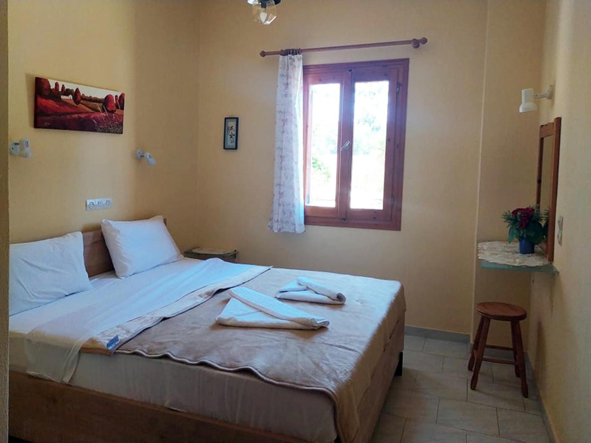 Sunflowers Apartments Marathokampos Room photo